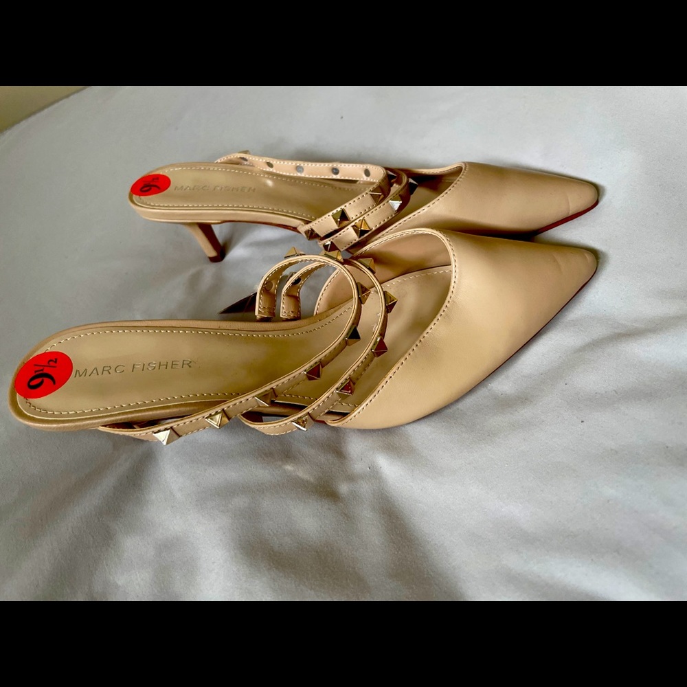 NWT Marc Fisher Nude Heels
